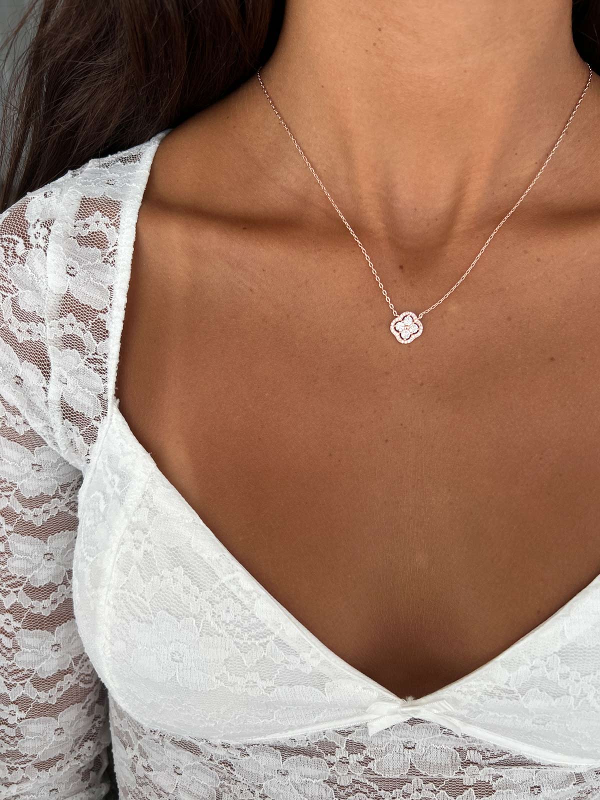 שרשרת תלתן סוליטרים משובץ