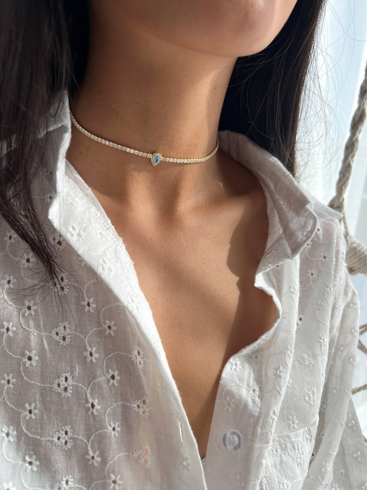 שרשרת צ'וקר טניס טיפה תכלת משובצת