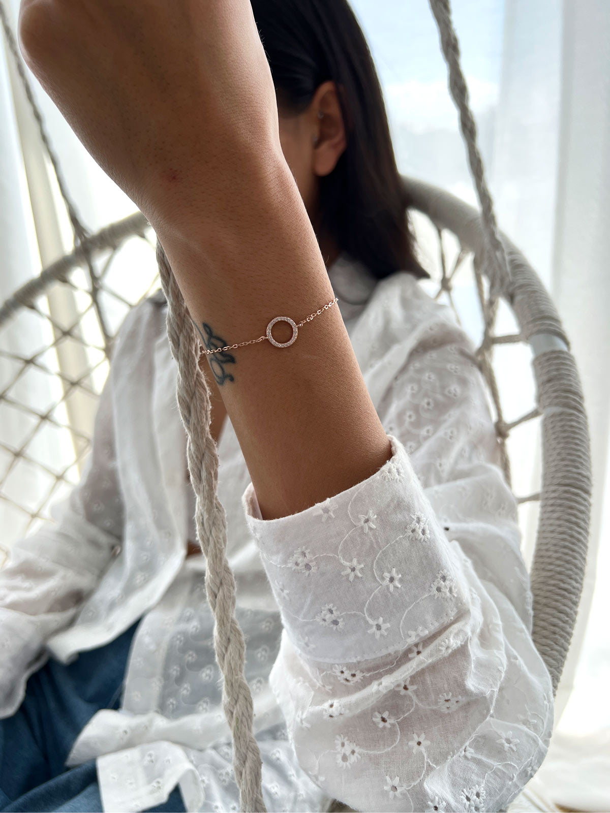 צמיד חישוק קטן משובץ