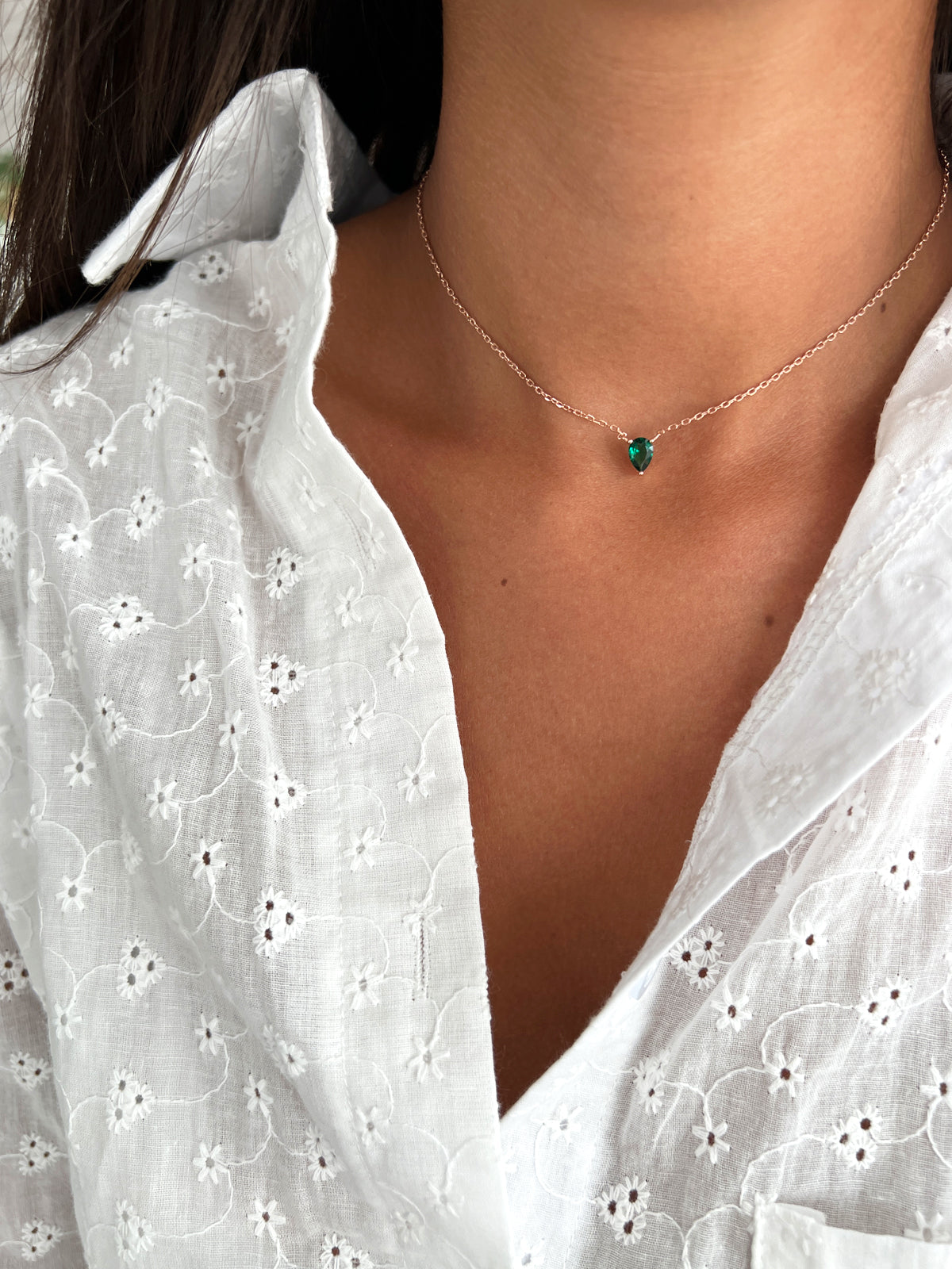 שרשרת צמודה סוליטר טיפה ירוקה