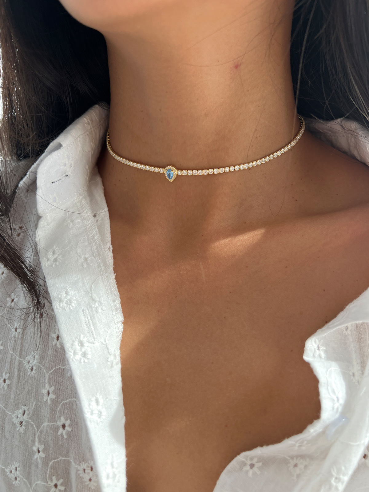 שרשרת צ'וקר טניס טיפה תכלת משובצת