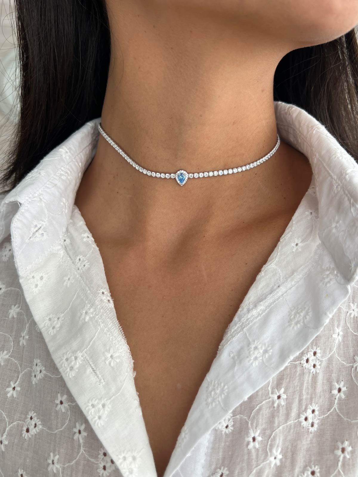 שרשרת צ'וקר טניס טיפה תכלת משובצת