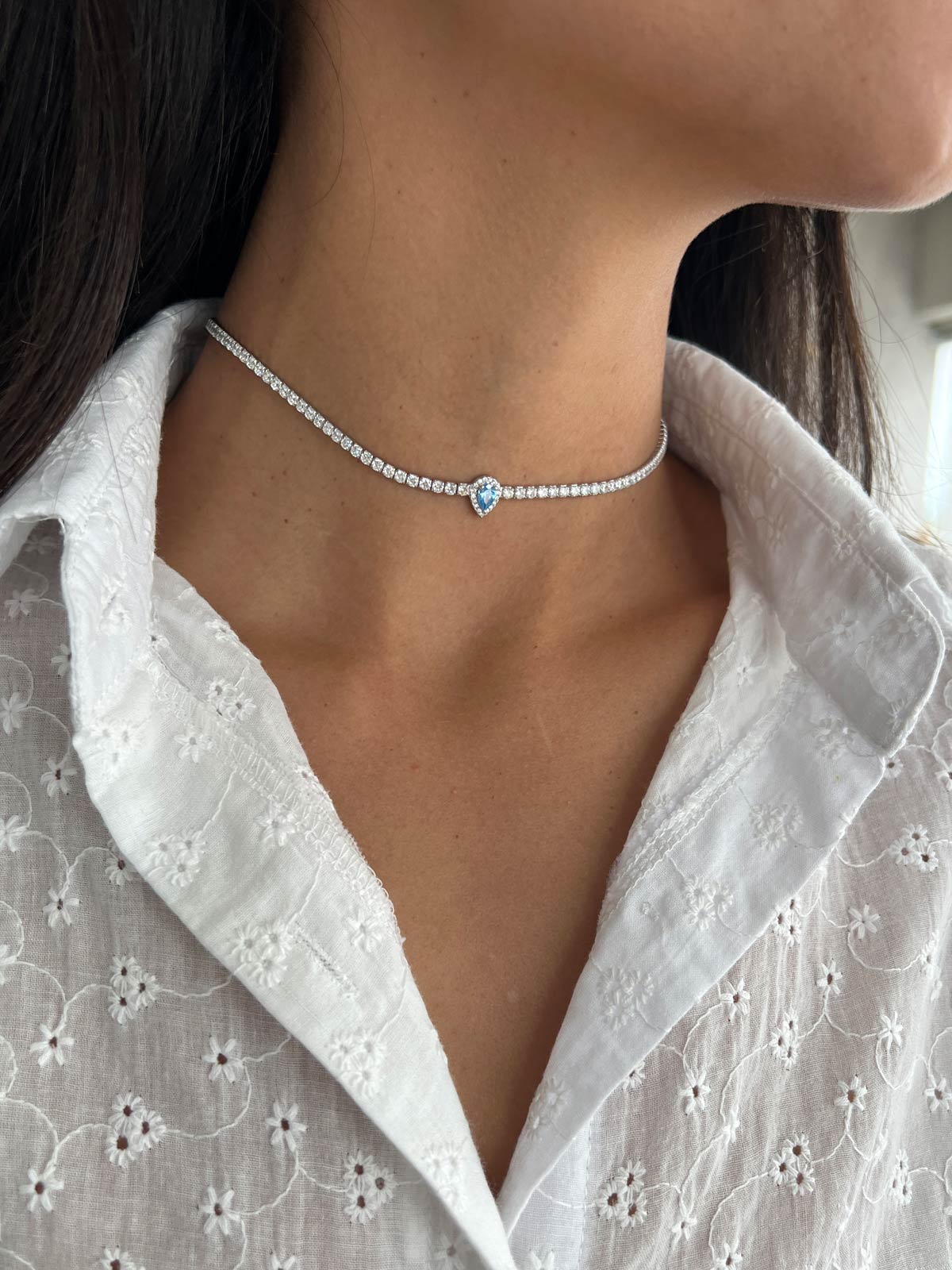 שרשרת צ'וקר טניס טיפה תכלת משובצת