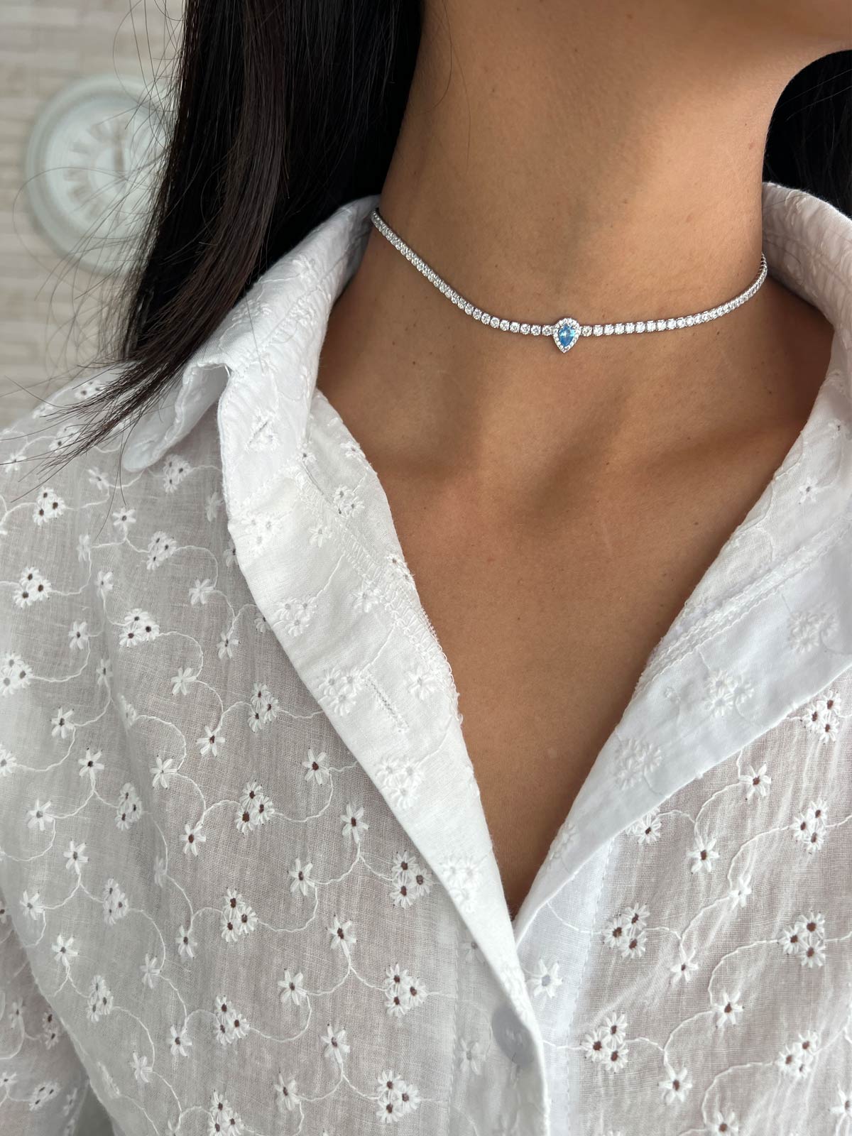 שרשרת צ'וקר טניס טיפה תכלת משובצת