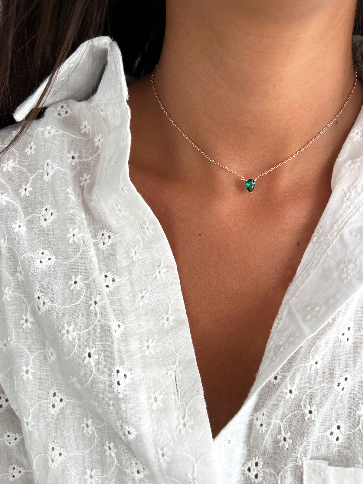 שרשרת צמודה סוליטר טיפה ירוקה