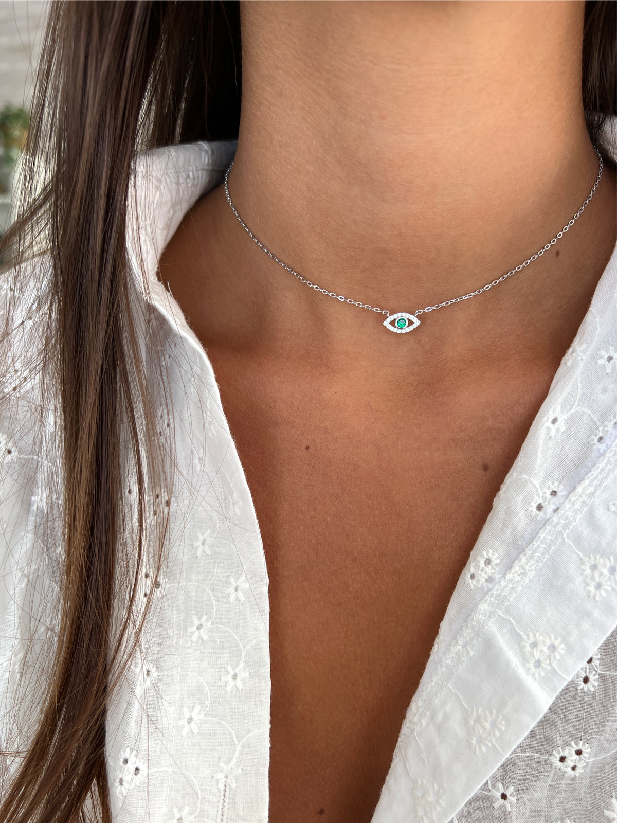 שרשרת צמודה עין קטנה אבן ירוקה