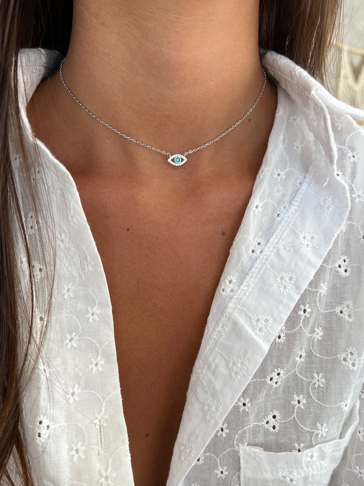 שרשרת צמודה עין קטנה אבן ירוקה