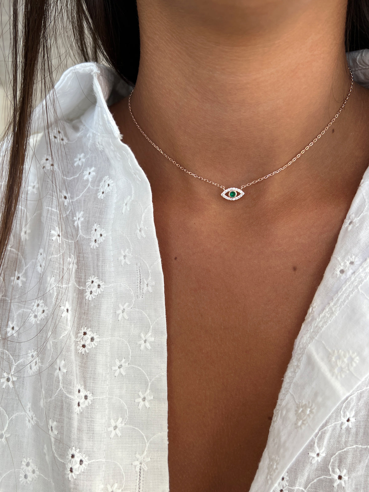 שרשרת צמודה עין קטנה אבן ירוקה