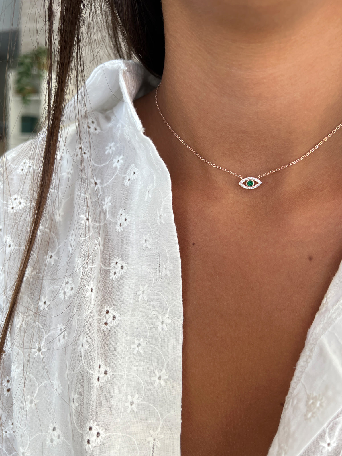 שרשרת צמודה עין קטנה אבן ירוקה