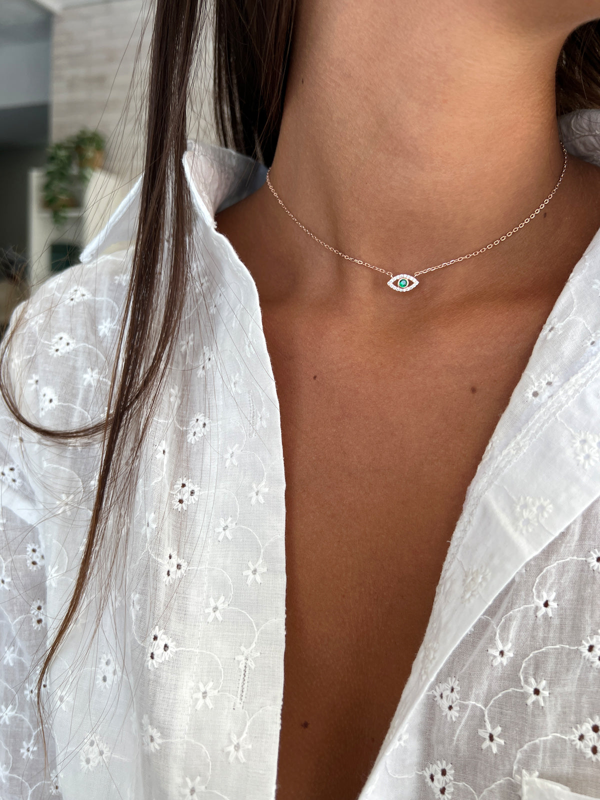 שרשרת צמודה עין קטנה אבן ירוקה