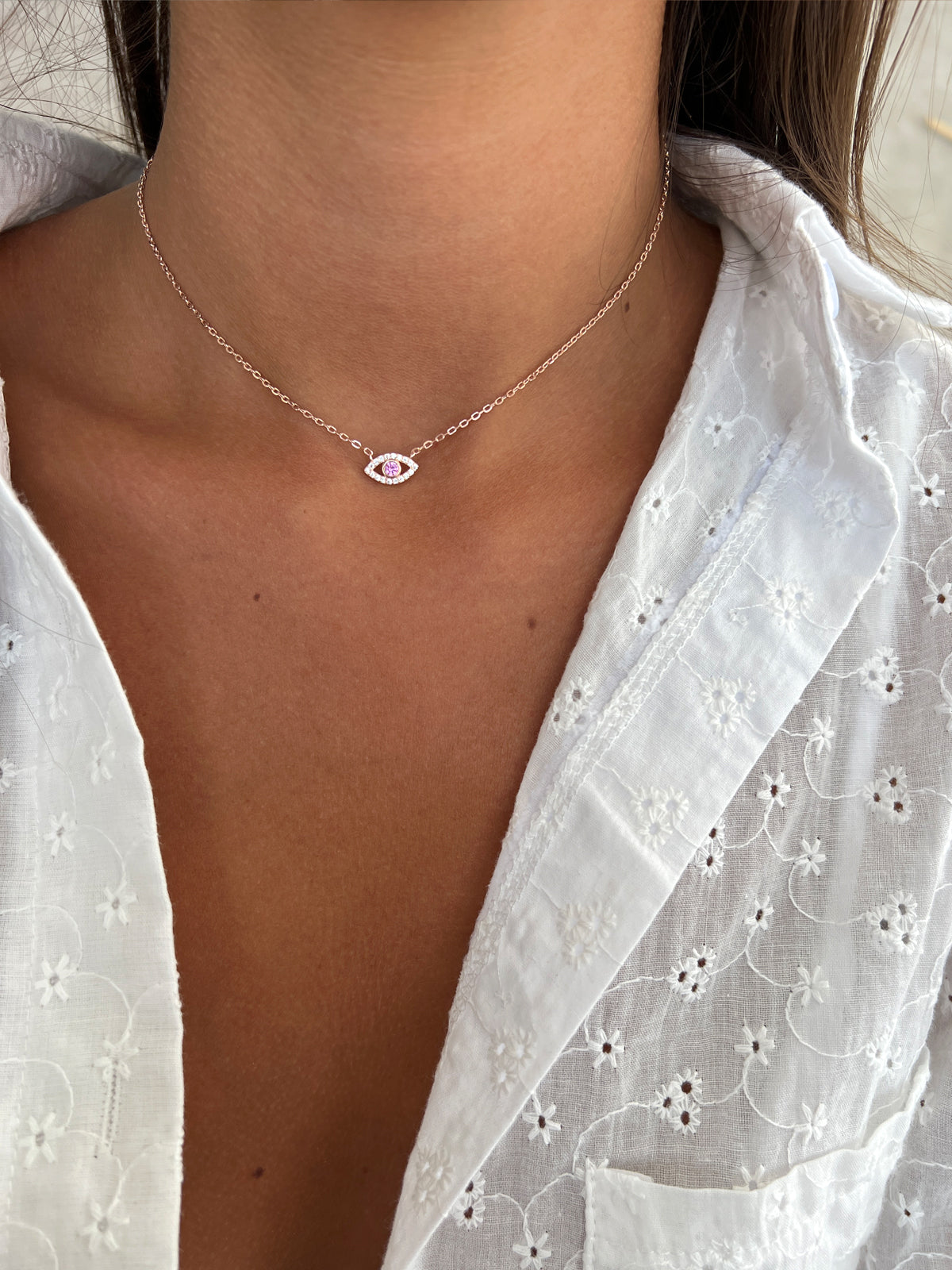 שרשרת צמודה עין קטנה אבן ורודה