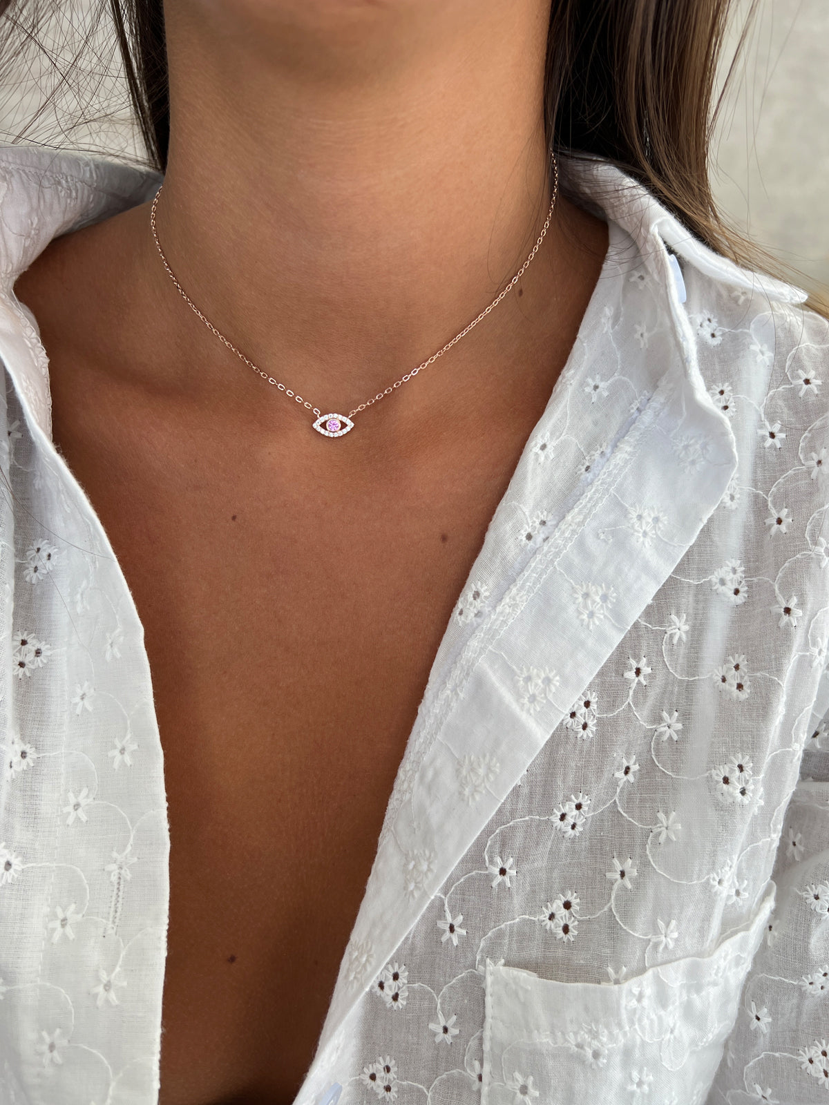 שרשרת צמודה עין קטנה אבן ורודה