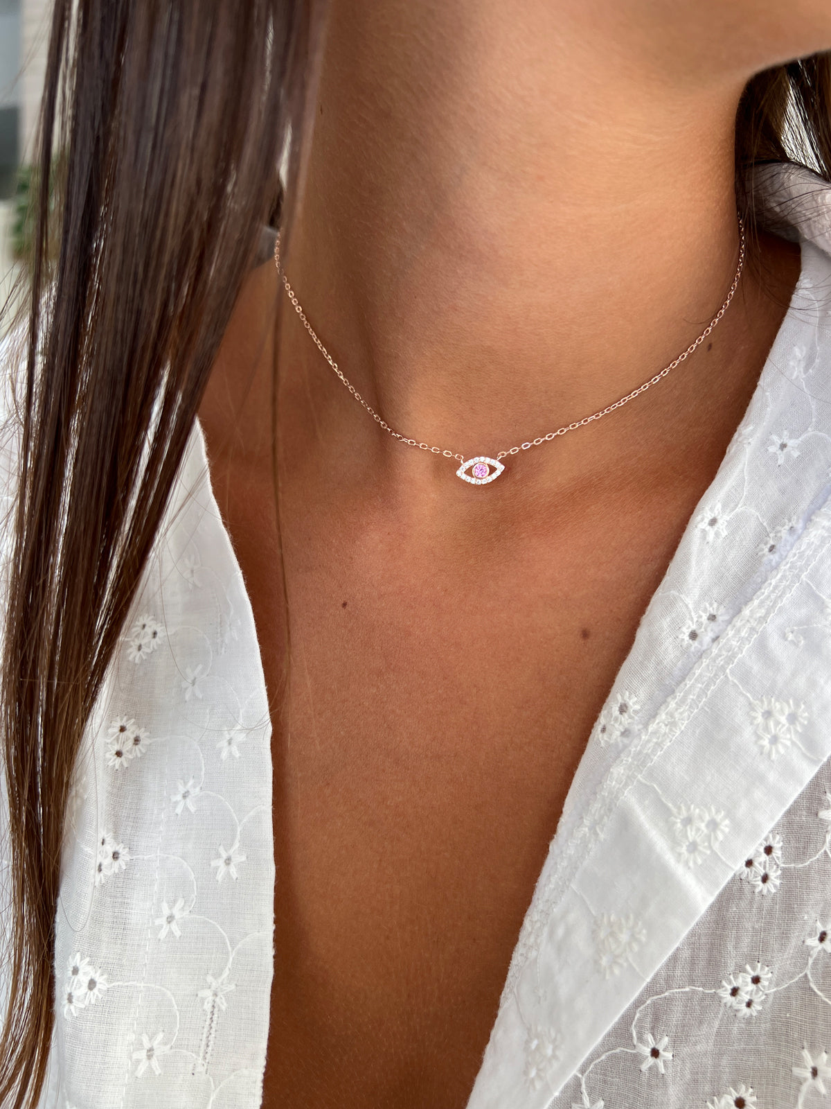 שרשרת צמודה עין קטנה אבן ורודה