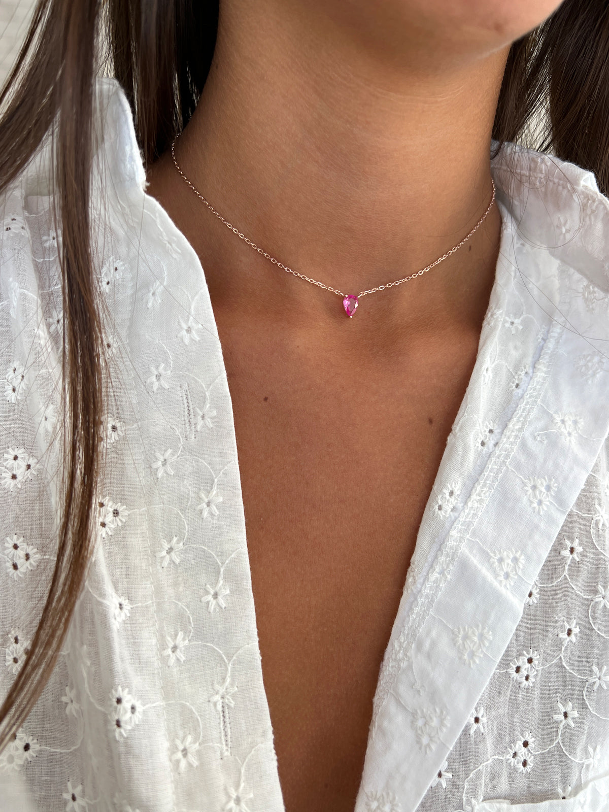 שרשרת צמודה סוליטר טיפה ורודה