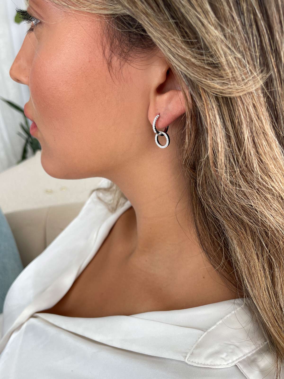 עגילי חישוקים נופלים