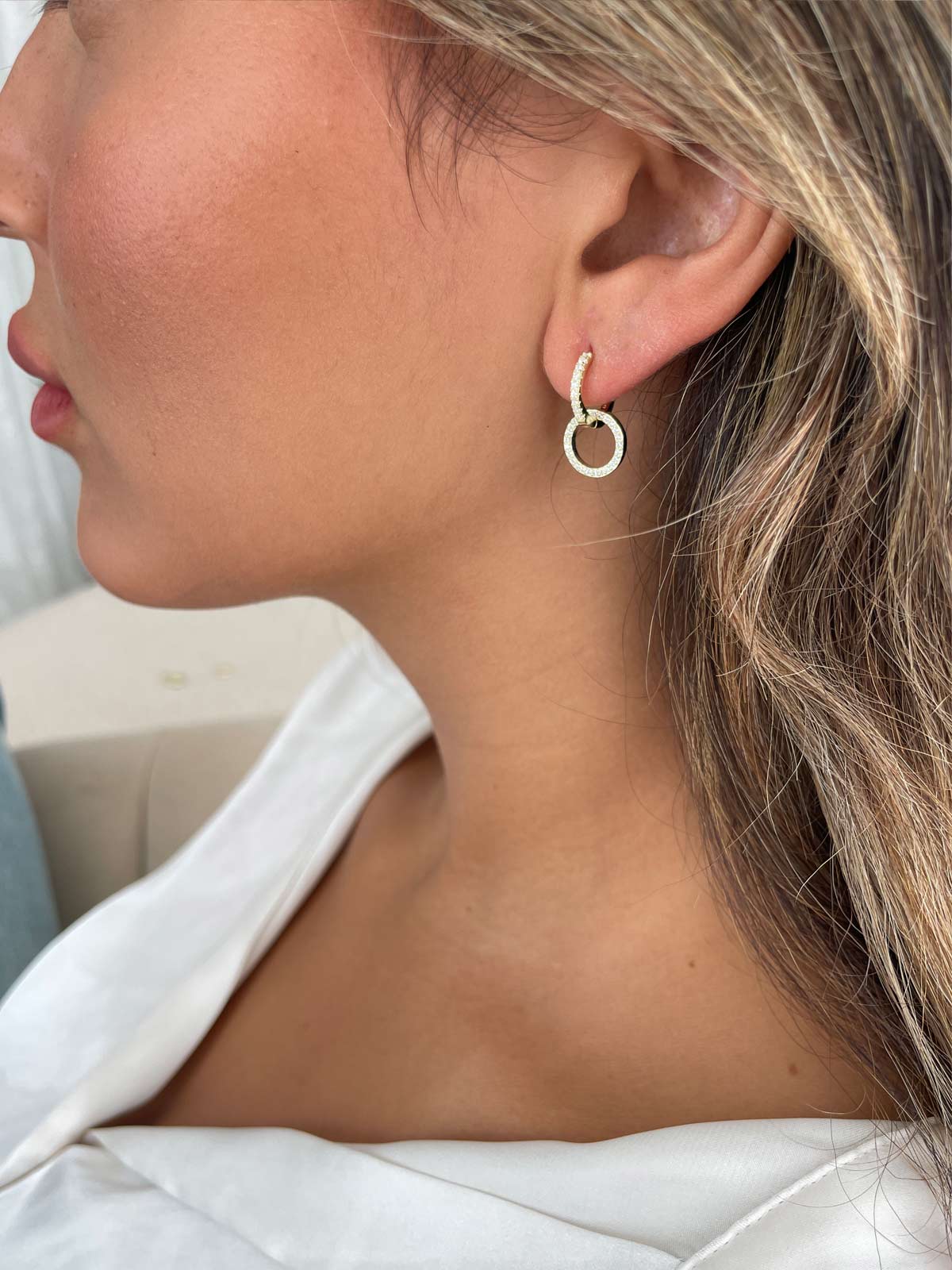 עגילי חישוקים נופלים