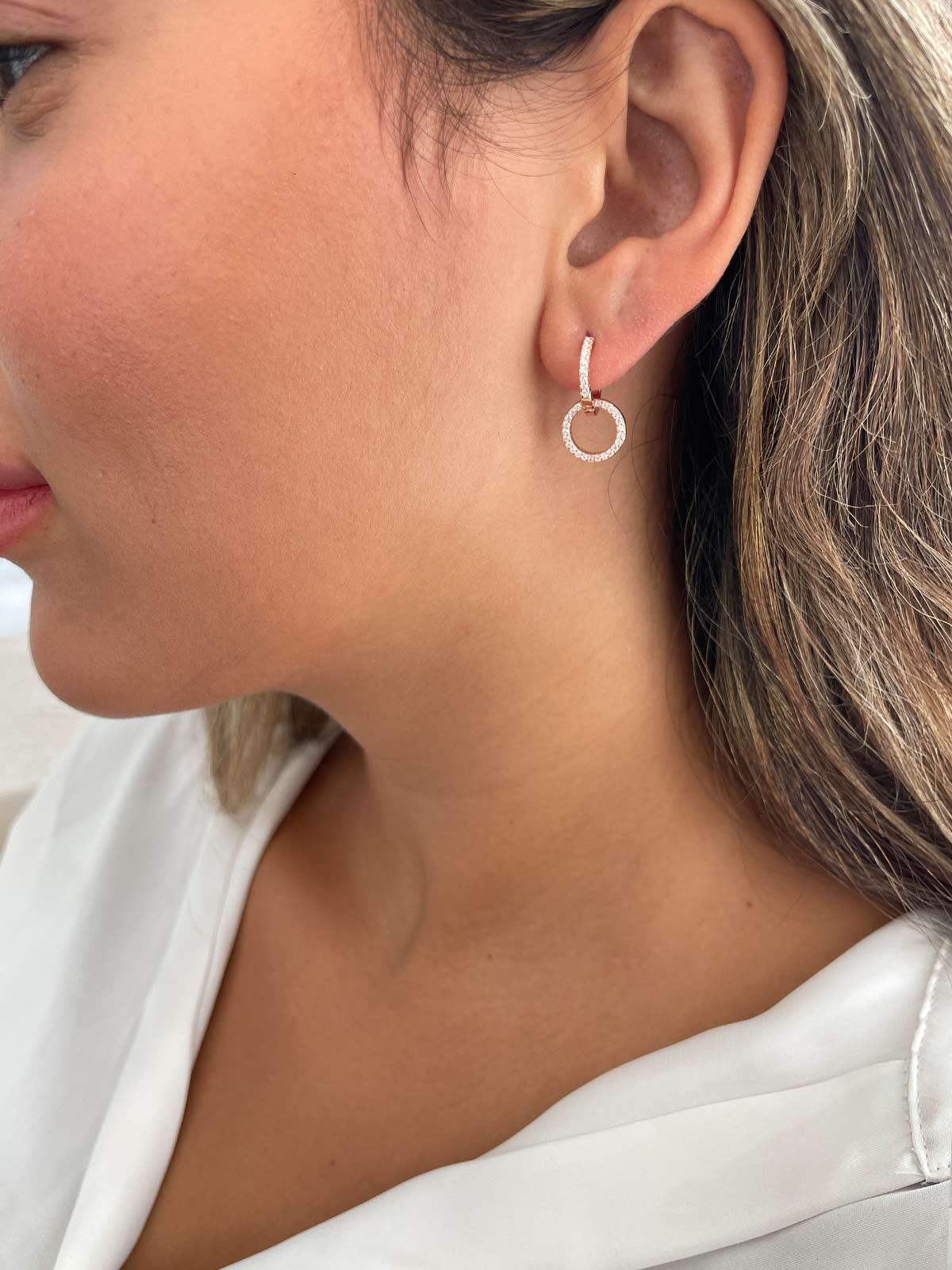 עגילי חישוקים נופלים