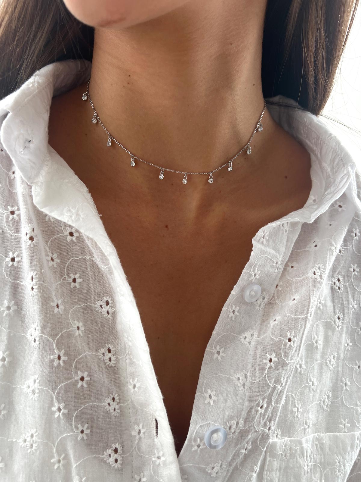 שרשרת צמודה סוליטרים נופלים