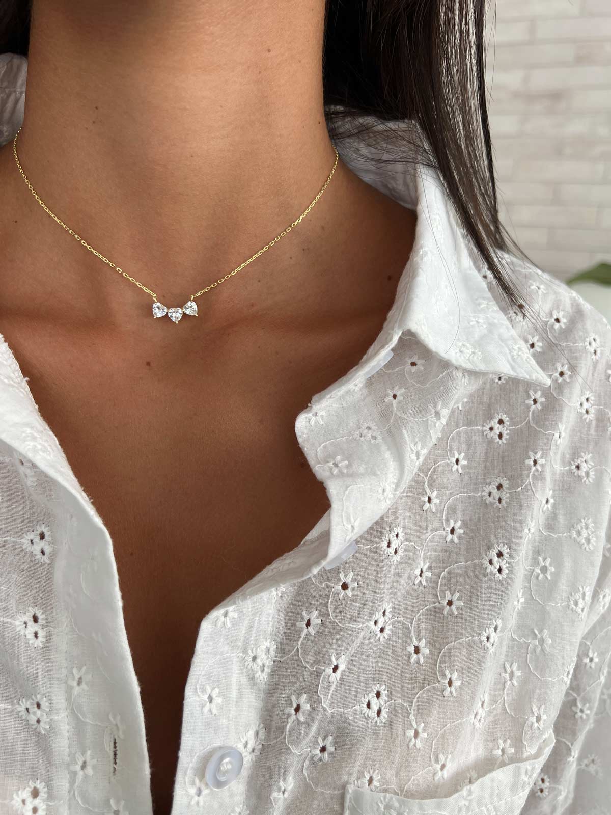 שרשרת צמודה שלושה לבבות סוליטרים