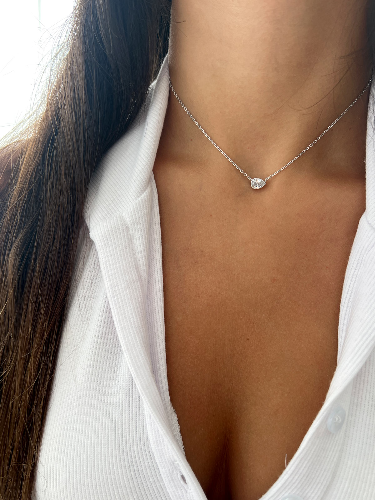 שרשרת צמודה סוליטר טיפה שוכבת