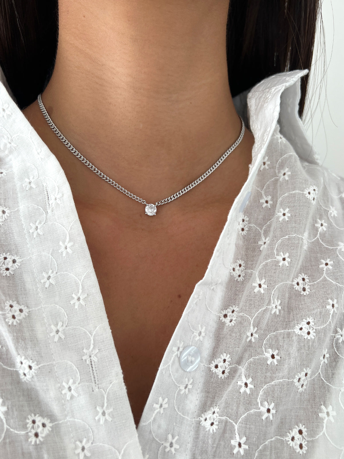 שרשרת צמודה חוליות וסוליטר גדול