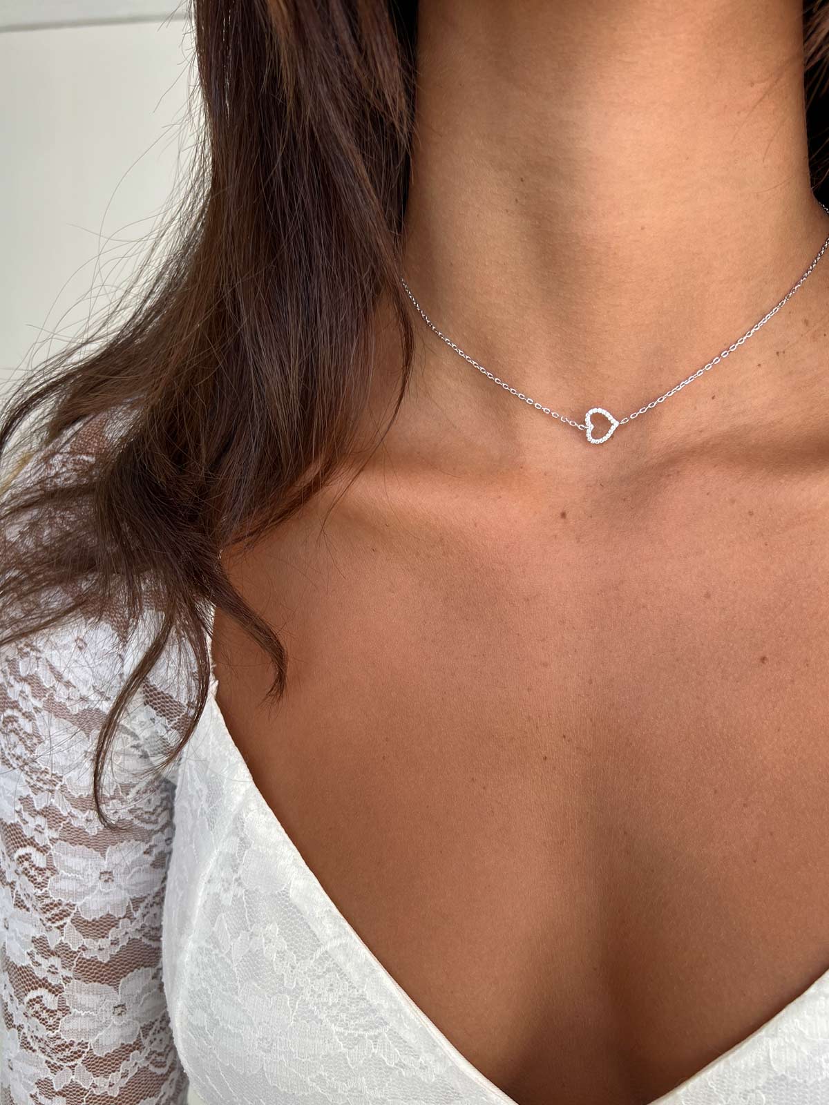 שרשרת צ'וקר לב שוכב משובץ