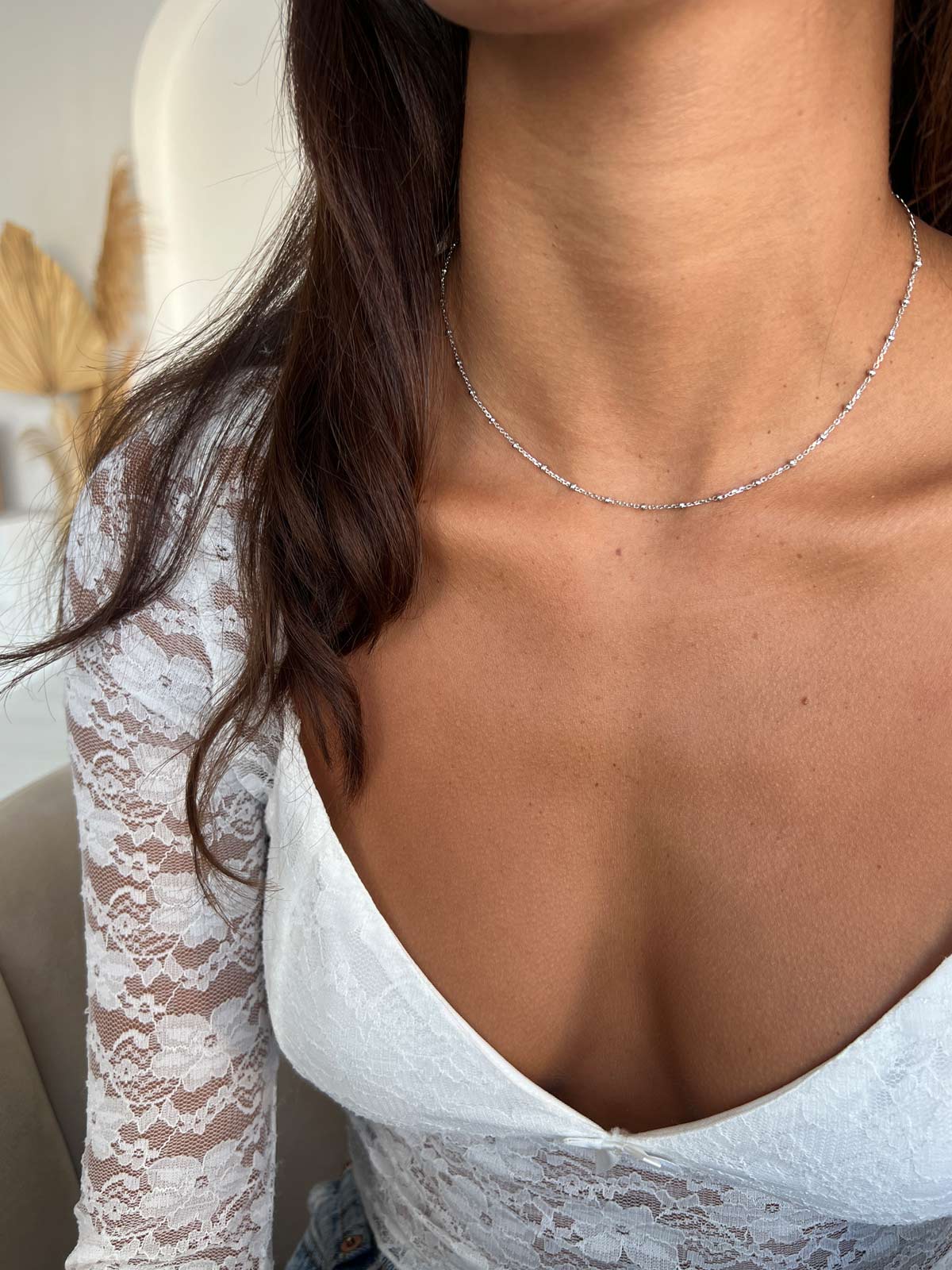 שרשרת צמודה חרוזים קטנים