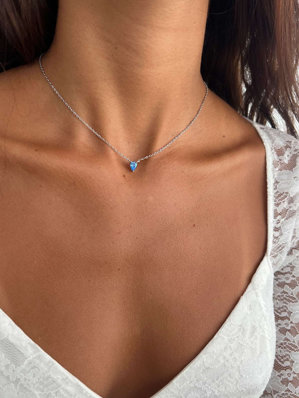 שרשרת צמודה סוליטר טיפה תכלת