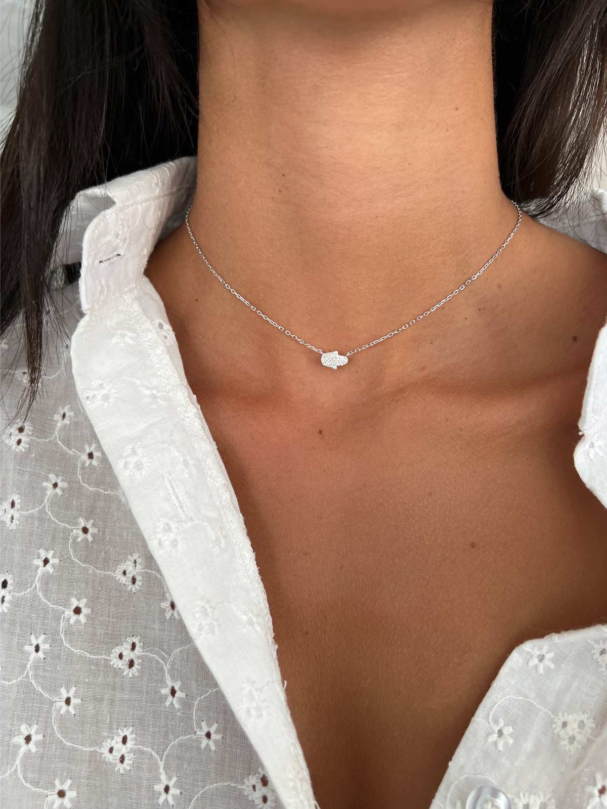 שרשרת צמודה חמסה שוכבת