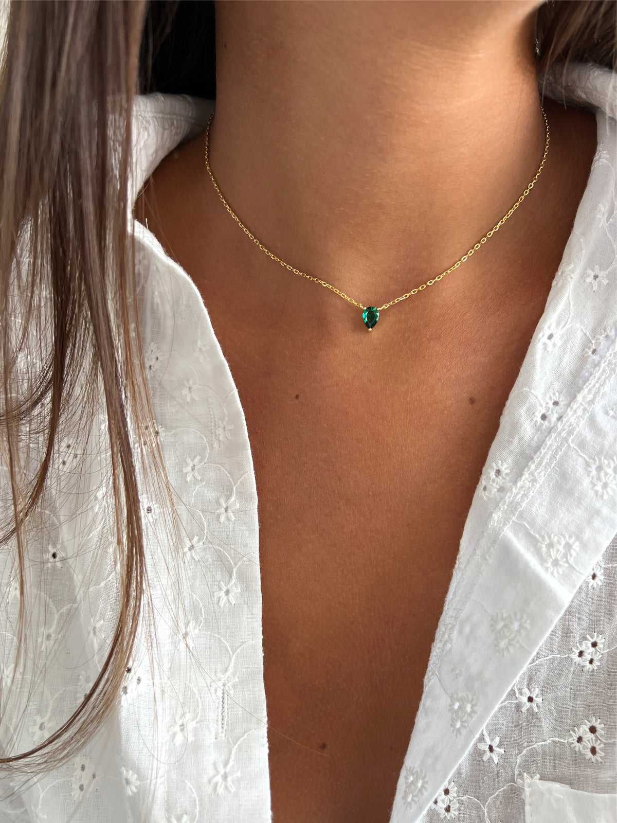 שרשרת צמודה סוליטר טיפה ירוקה