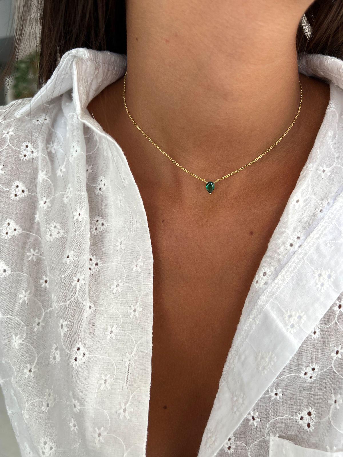 שרשרת צמודה סוליטר טיפה ירוקה