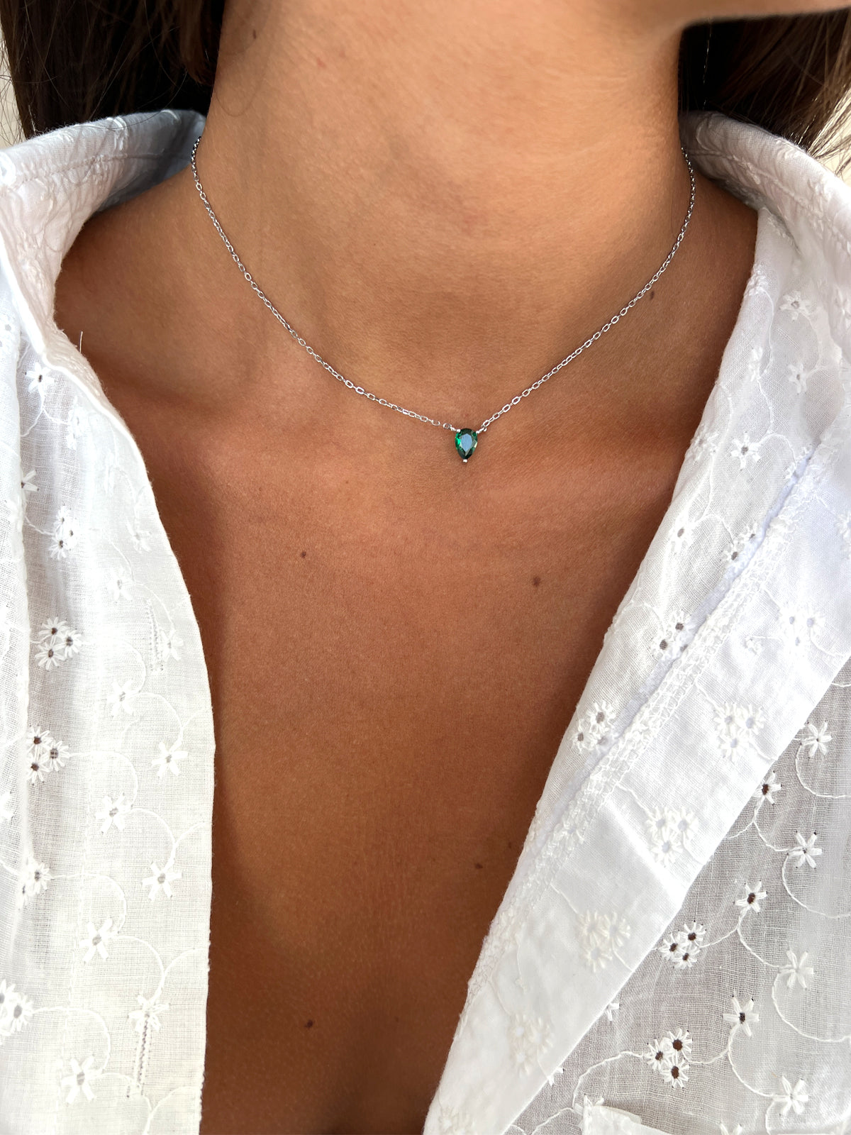 שרשרת צמודה סוליטר טיפה ירוקה