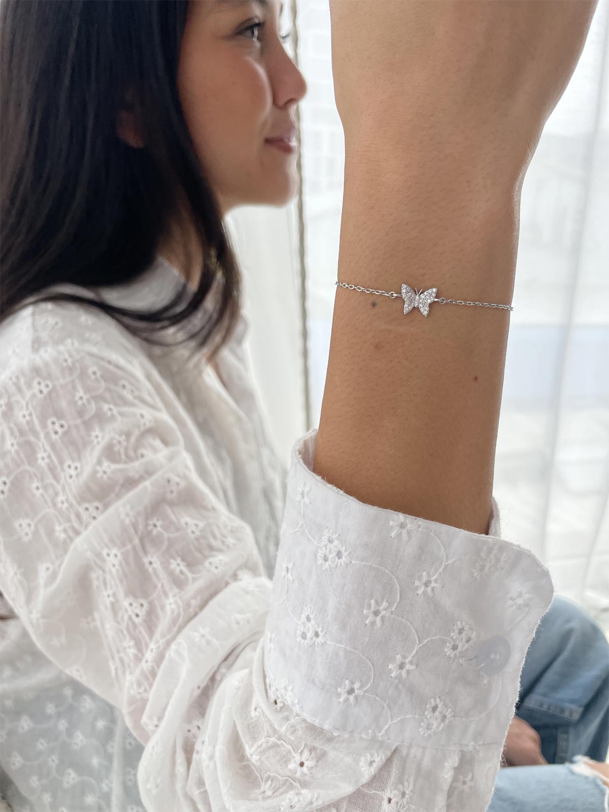 צמיד פרפר משובץ