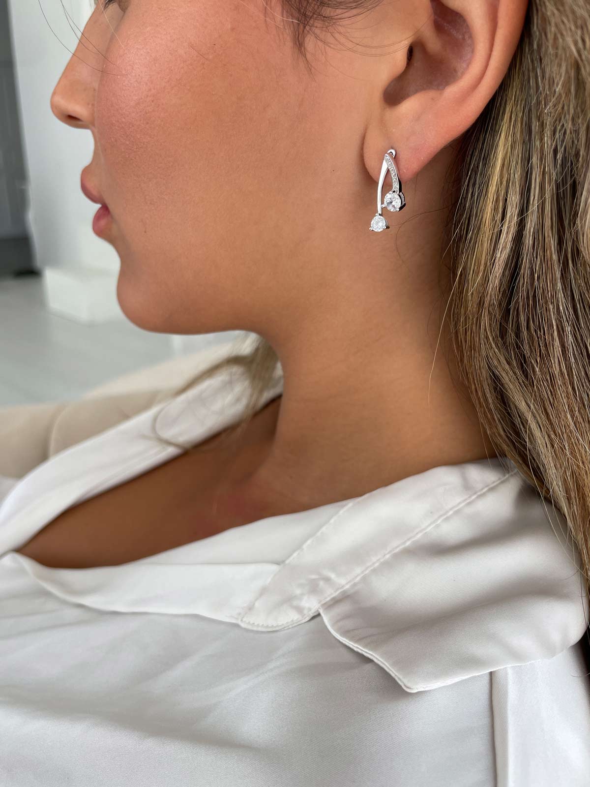 עגילי ג'אקט שני סוליטרים נופלים