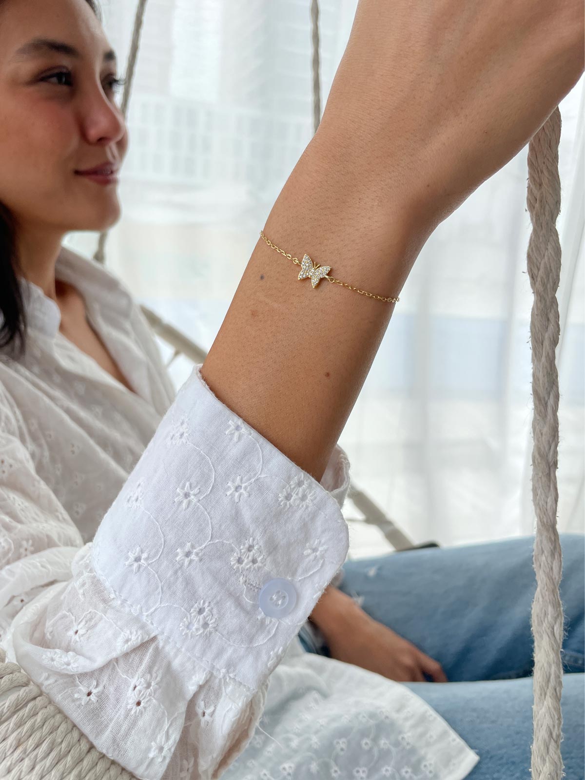 צמיד פרפר משובץ