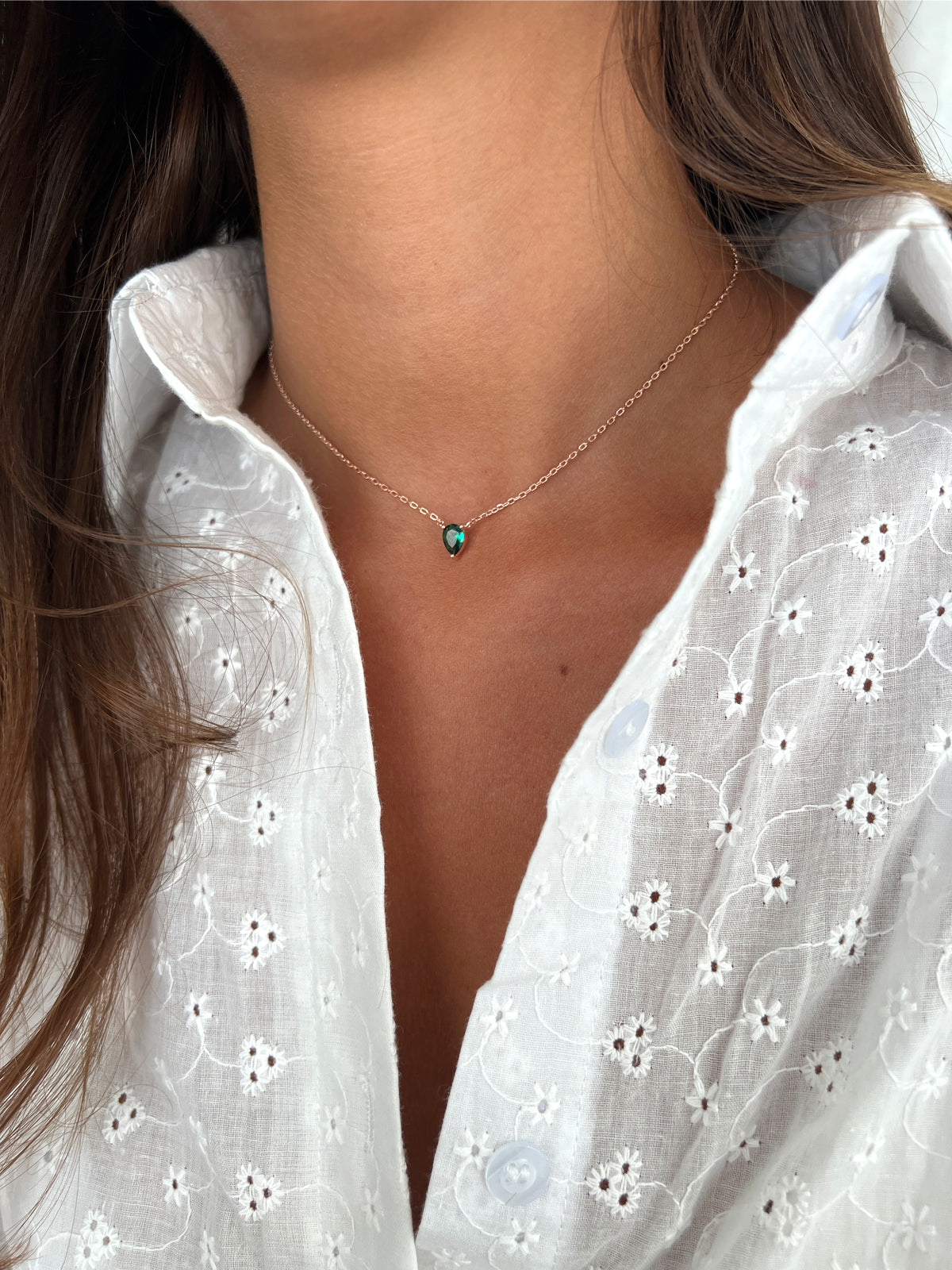 שרשרת צמודה סוליטר טיפה ירוקה