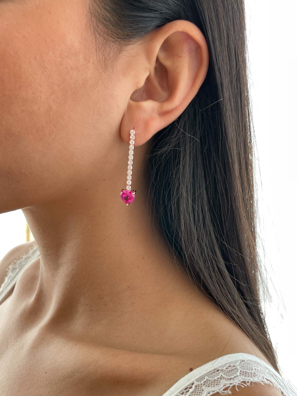 עגילי טניס סוליטר לב גדול ורוד