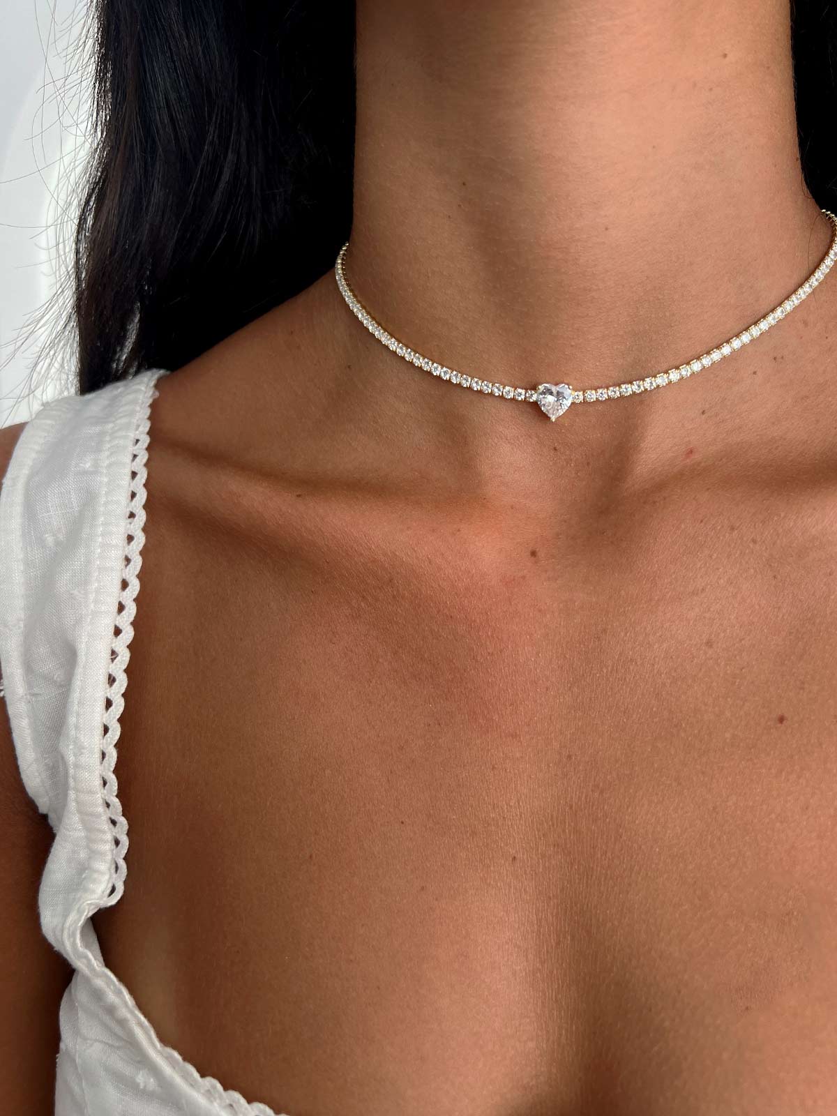 שרשרת צ'וקר טניס סוליטר לב