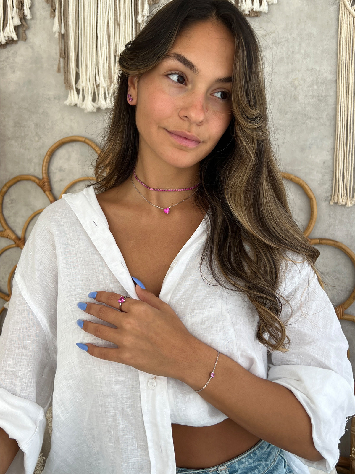 שרשרת צמודה סוליטר לב גדול ורוד