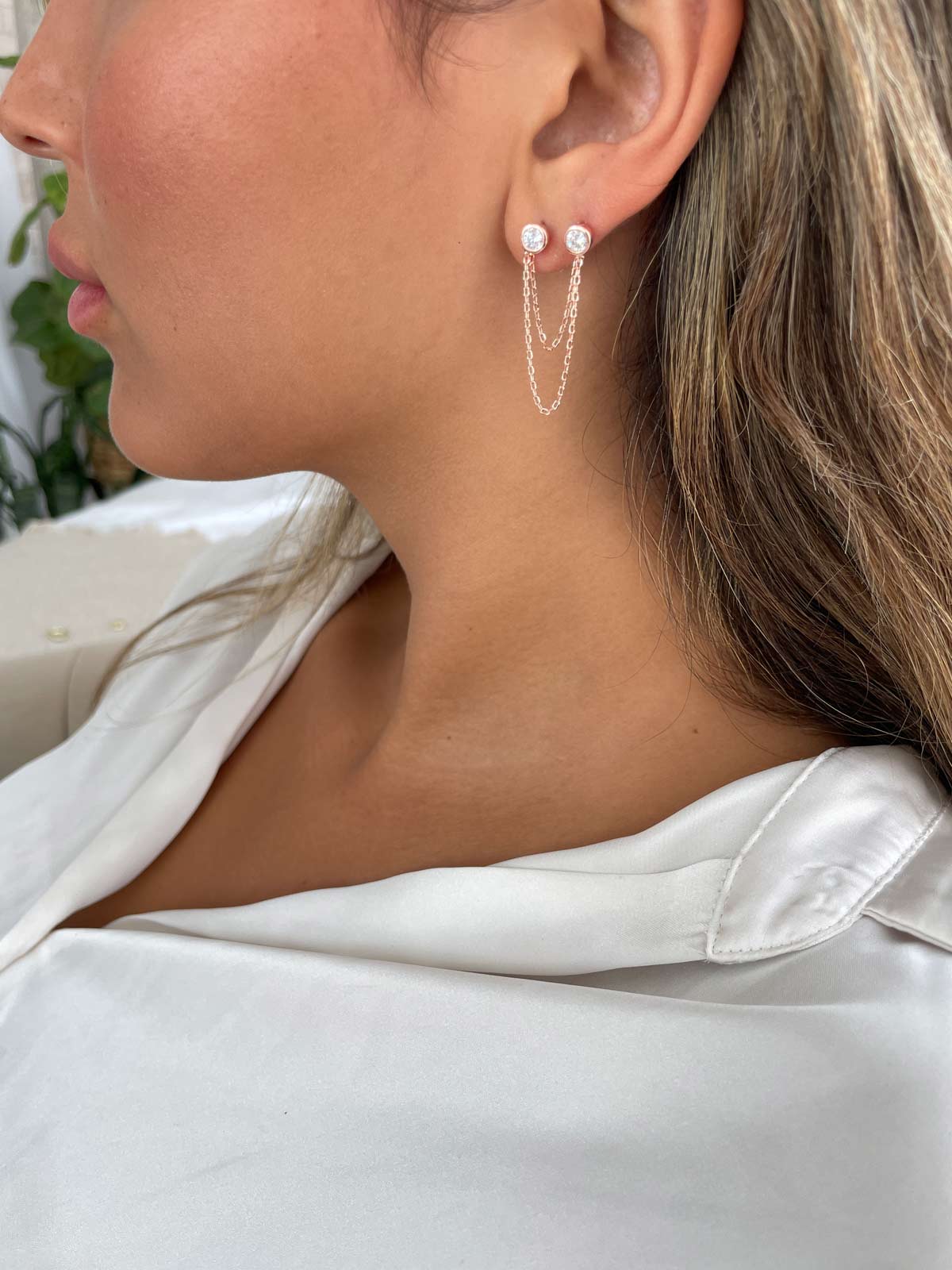 עגיל כפול שני סוליטרים עגולים ושרשראות