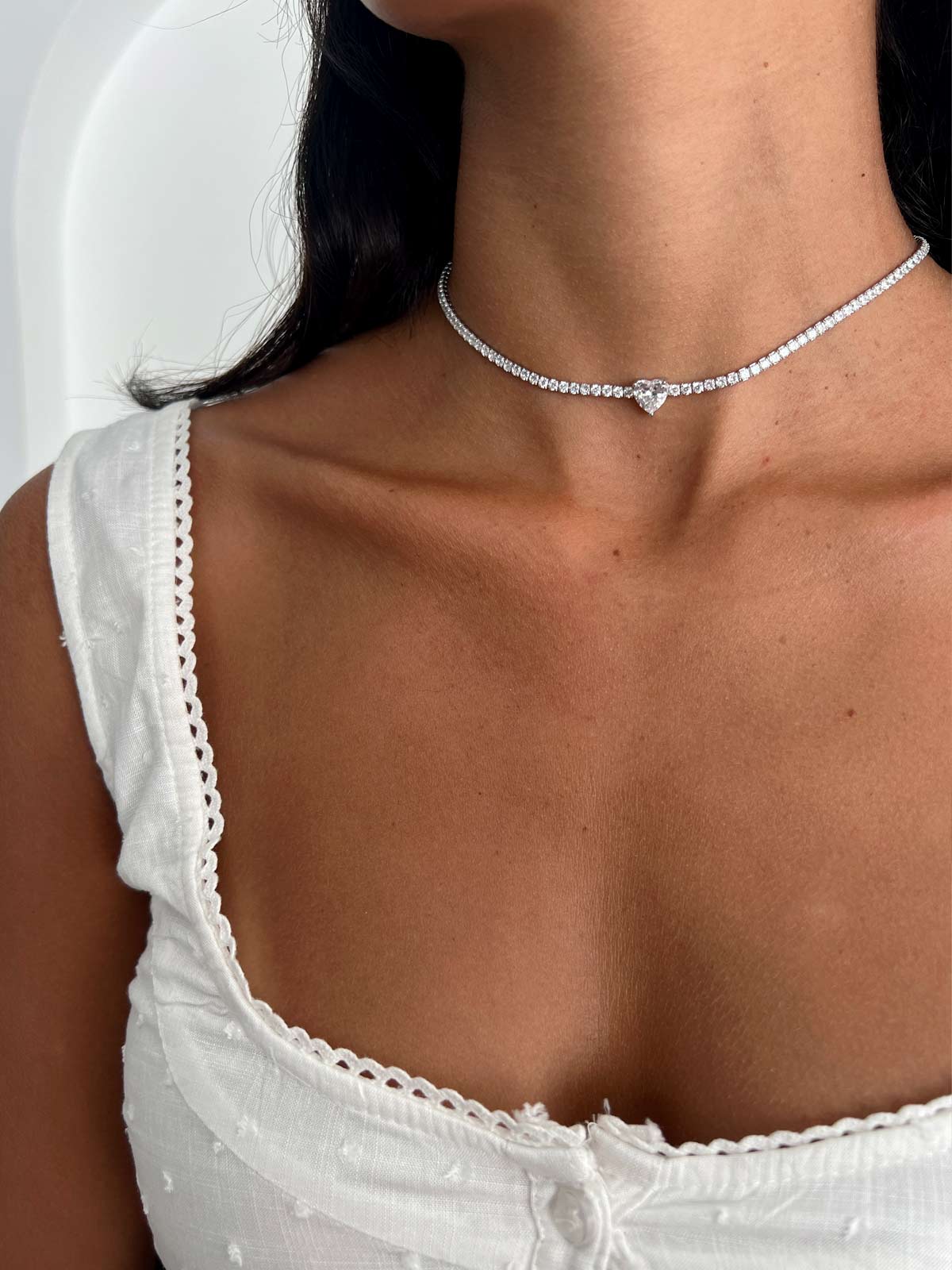 שרשרת צ'וקר טניס סוליטר לב