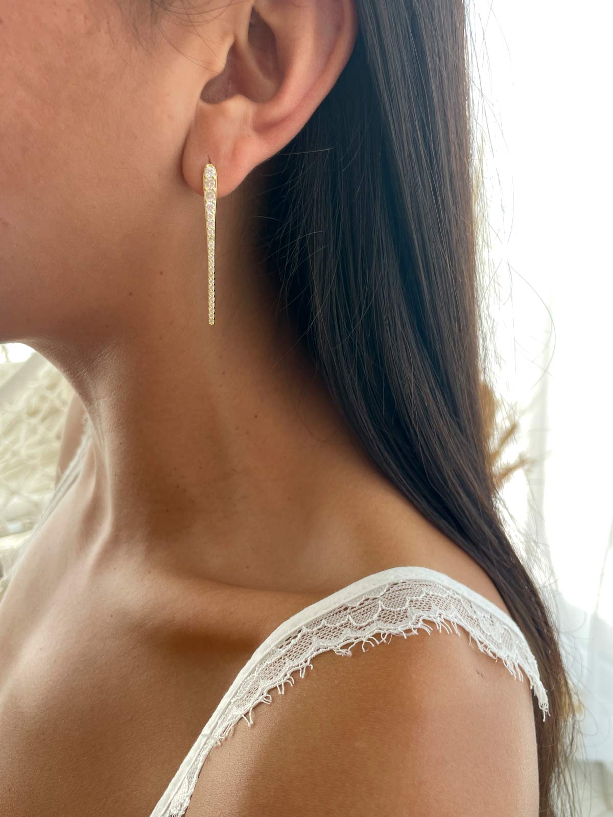 עגילי מוט סוליטרים