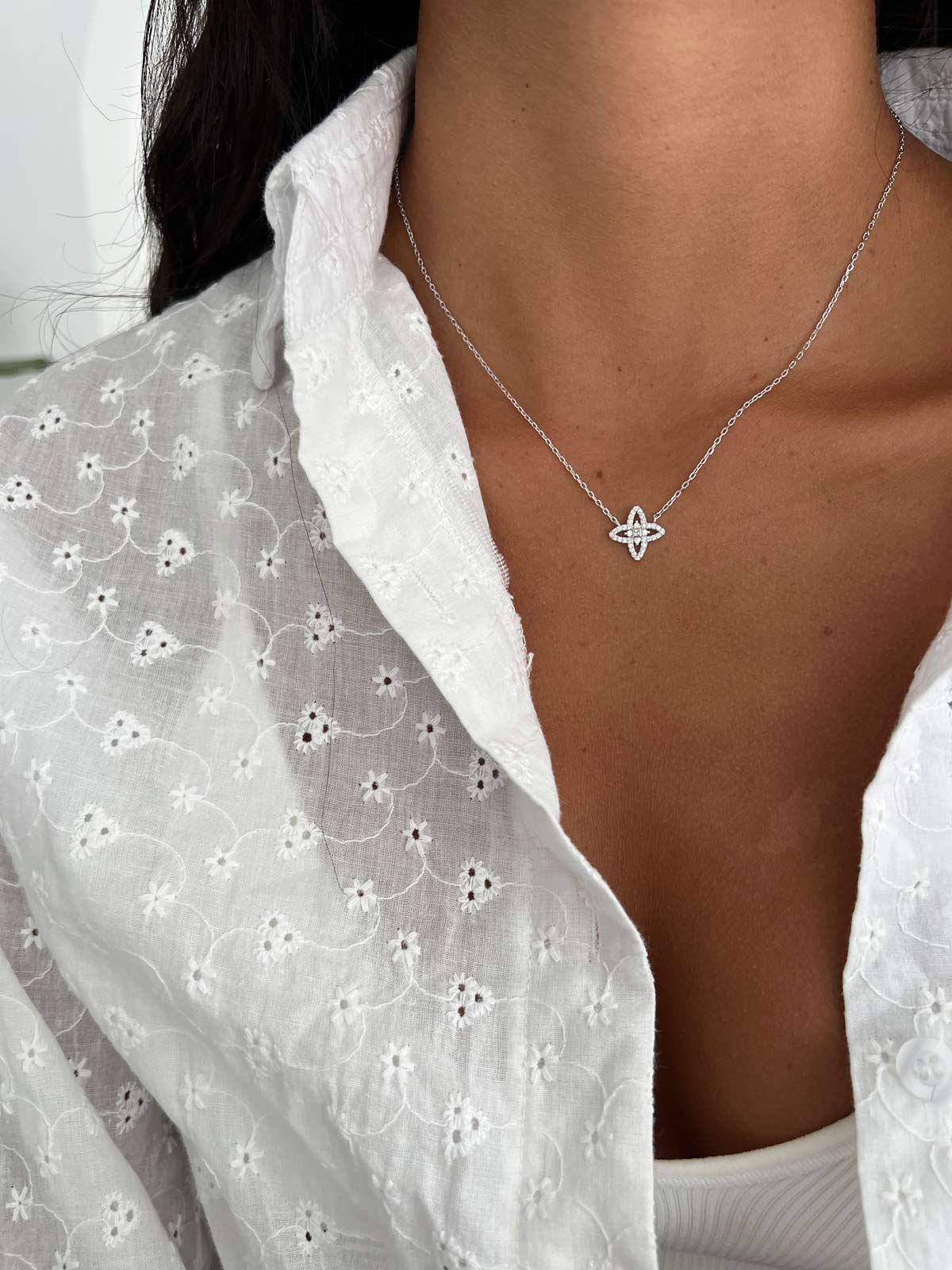 שרשרת פרח סוליטרים