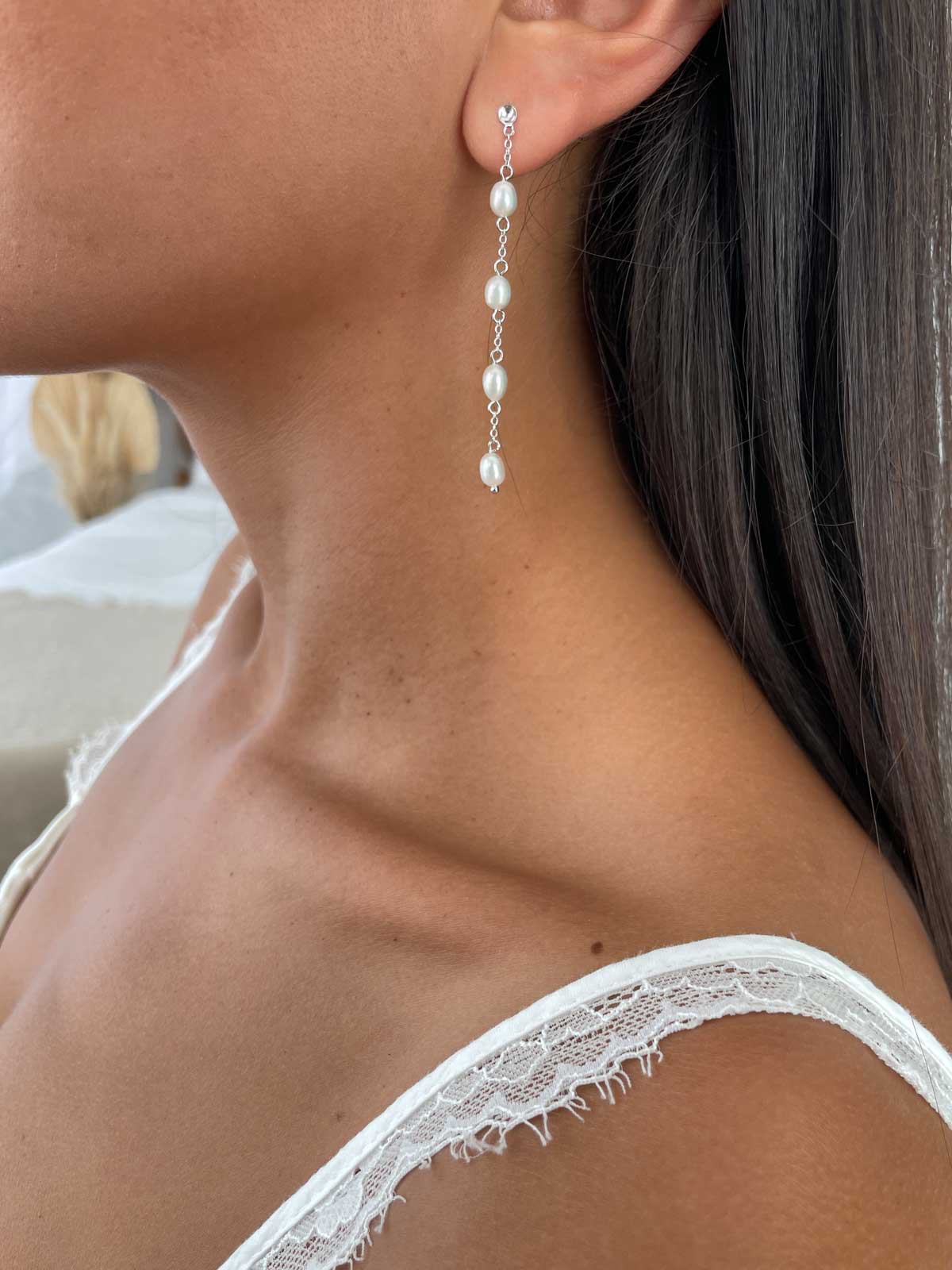 עגילי פנינים נופלים