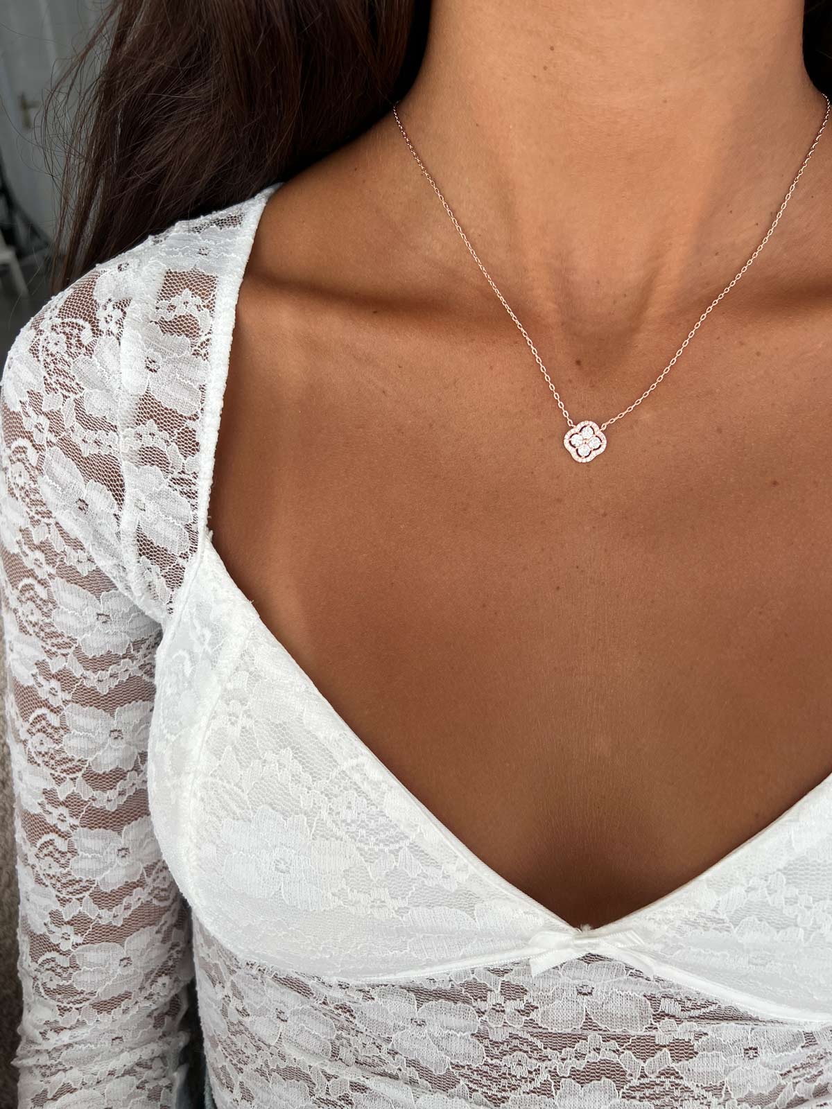 שרשרת תלתן סוליטרים משובץ