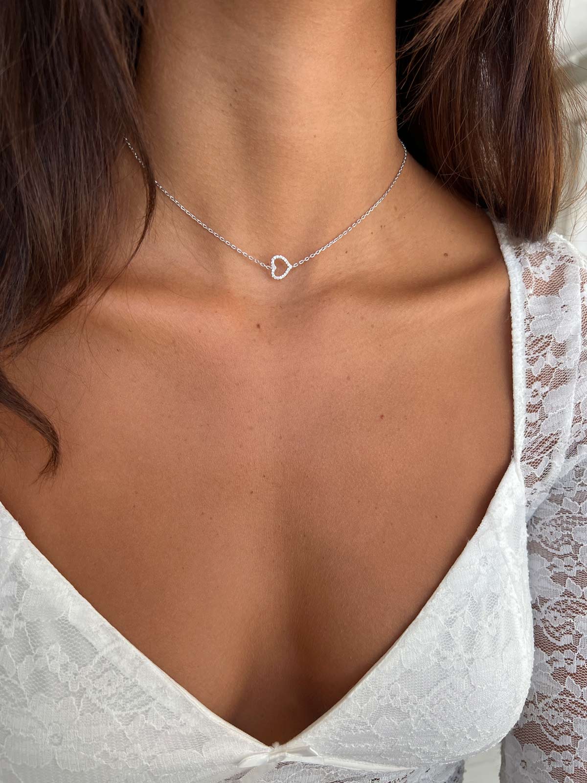 שרשרת צ'וקר לב שוכב משובץ