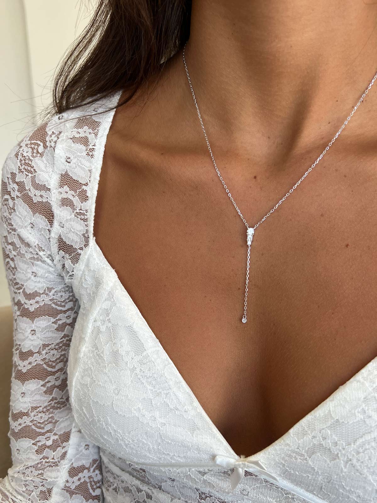 שרשרת עניבה סוליטרים קצרה