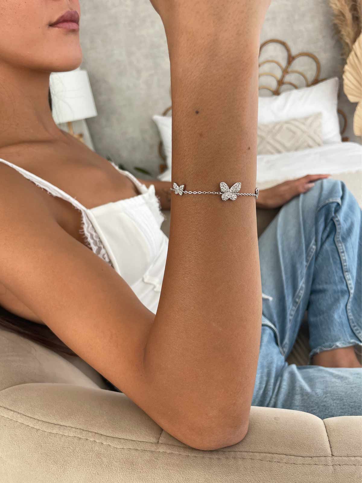 צמיד שלושה פרפרים משובצים