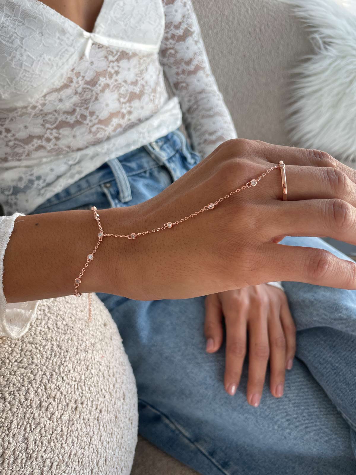 צמיד טבעת סוליטרים וטבעת עדינה