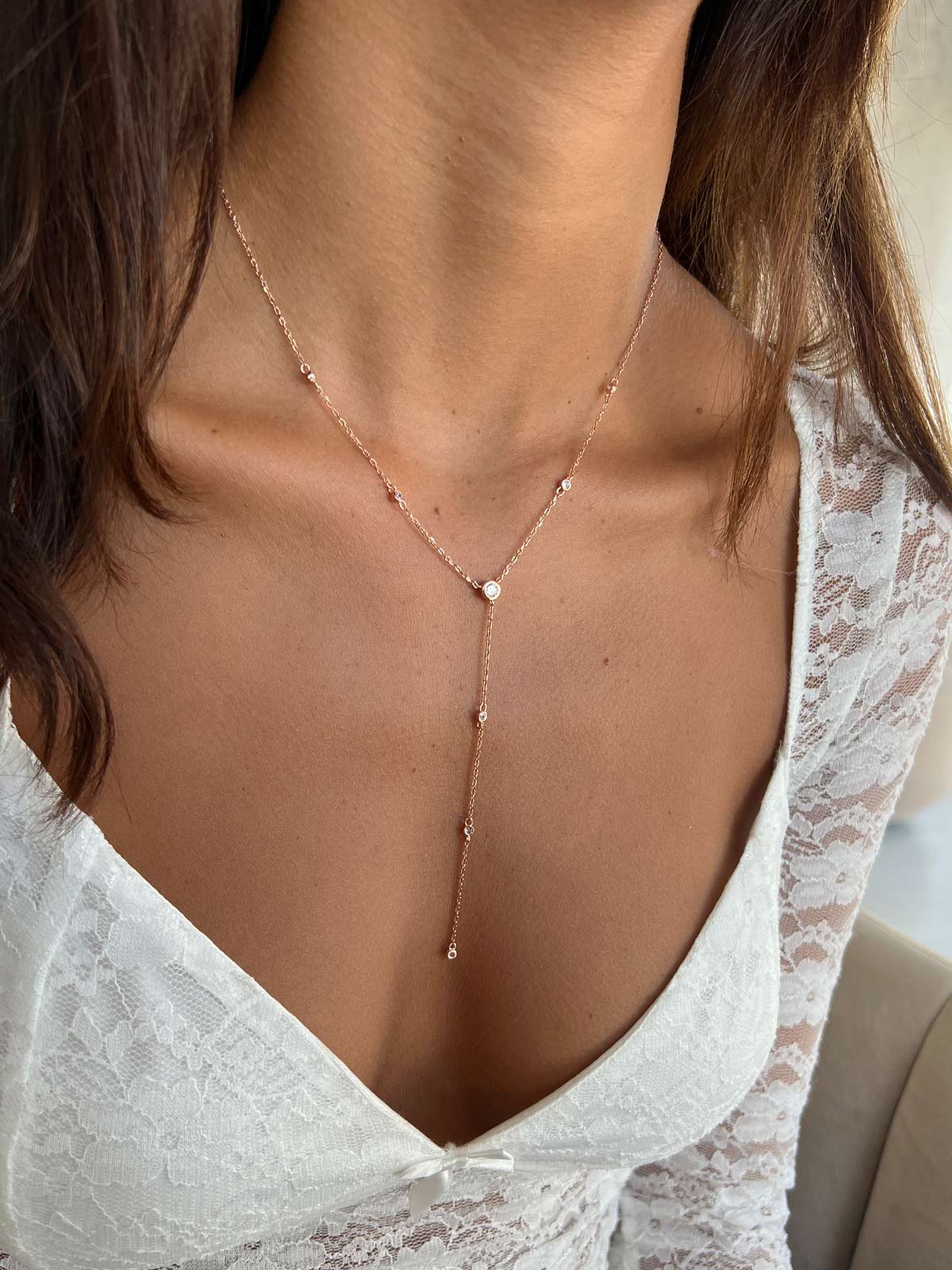 שרשרת עניבה סוליטרים עגולים